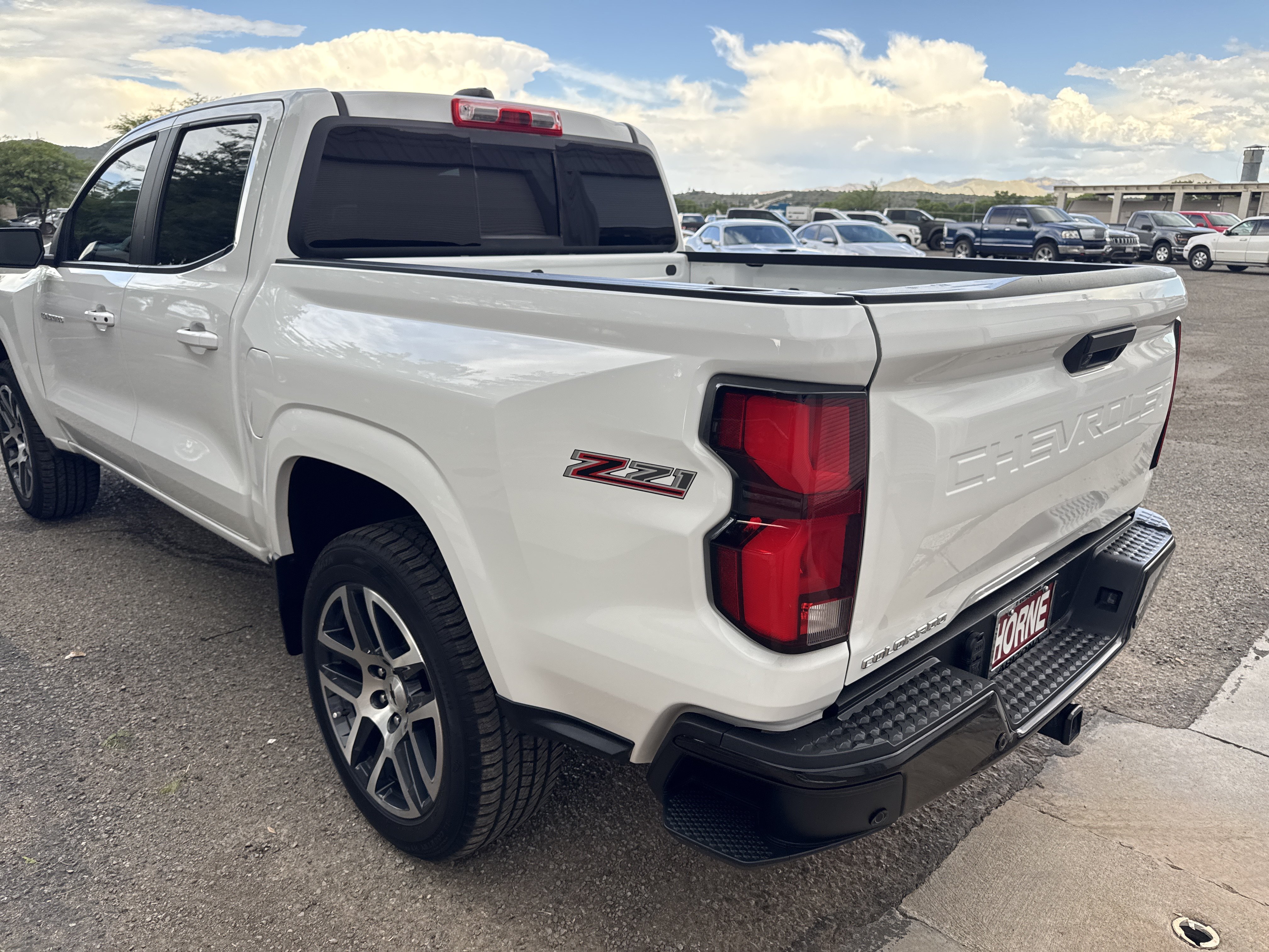 Used 2023 Chevrolet Colorado Z71 w/ Z71 Convenience Package 2 AWD/4WD image 5