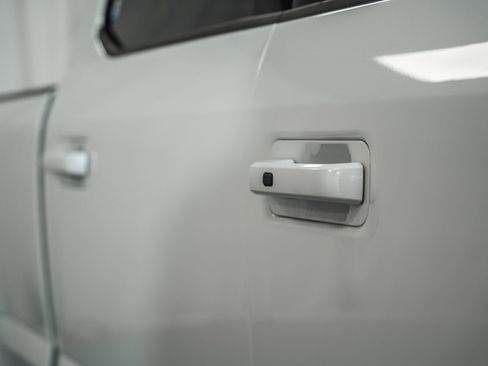 Certified 2022 Ford F250 Lariat w/ Black Appearance Package image 19