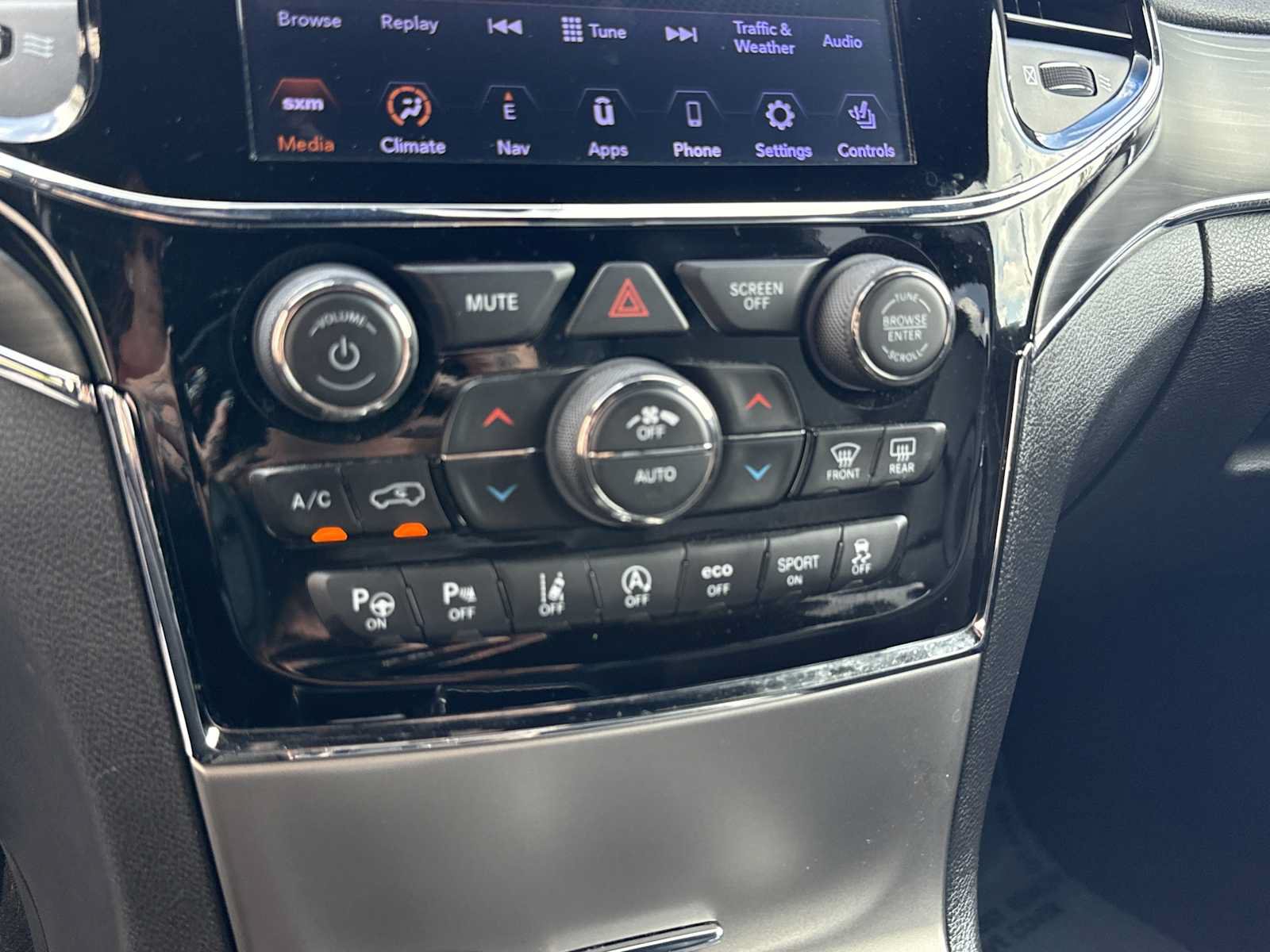 Used 2020 Jeep Grand Cherokee Limited RWD image 27