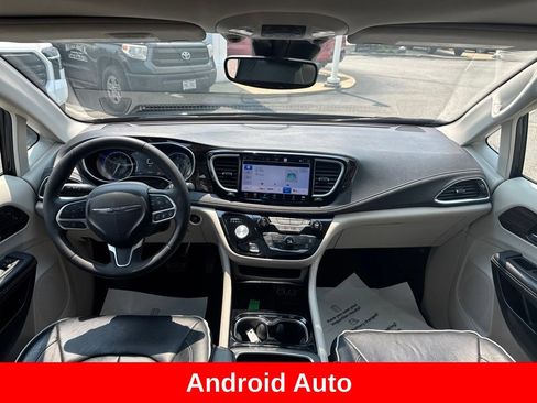 Used 2023 Chrysler Pacifica Limited FWD image 18