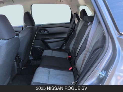 Certified 2025 Nissan Rogue SV image 15