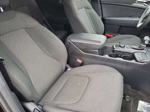 Used 2023 Kia Sportage LX image 20