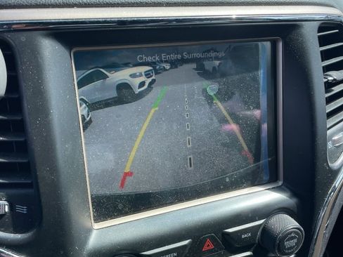 Used 2015 Jeep Grand Cherokee Overland AWD/4WD image 11