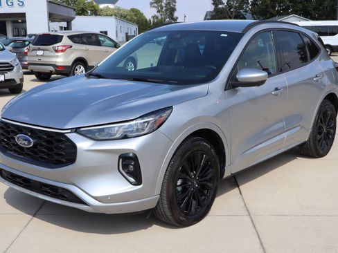 Used 2023 Ford Escape ST-Line Elite image 2