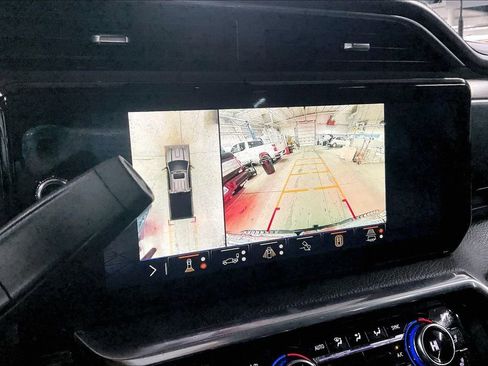 Used 2024 GMC Sierra 2500 Denali image 17