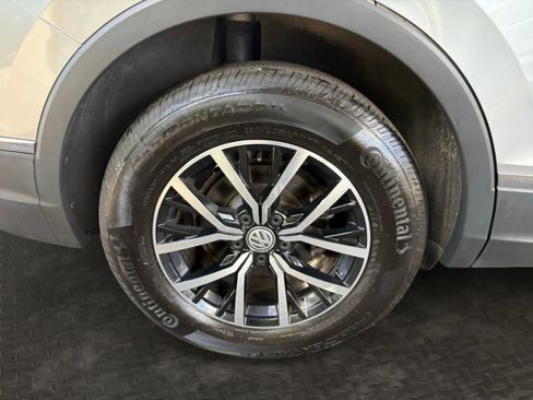Used 2021 Volkswagen Tiguan SE AWD/4WD image 40