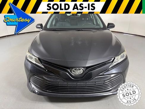 Used 2019 Toyota Camry LE FWD image 3