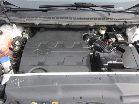 Used 2017 Ford Edge SEL w/ Equipment Group 201A image 19