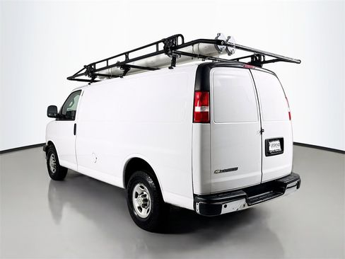 Used 2021 Chevrolet Express 3500 w/ Driver Convenience Package image 8