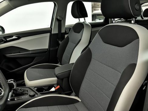 Certified 2025 Volkswagen Taos S image 7