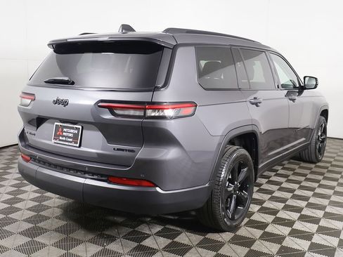 Used 2023 Jeep Grand Cherokee L Limited w/ Black Appearance Package AWD/4WD image 12