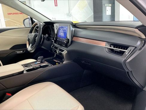 Used 2024 Lexus RX 350 Premium w/ Accessory Package (Z1) AWD/4WD image 14