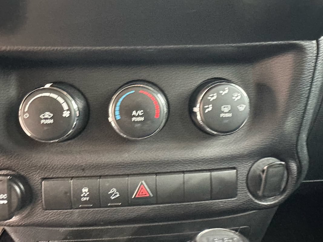 Used 2018 Jeep Wrangler Sport AWD/4WD image 36