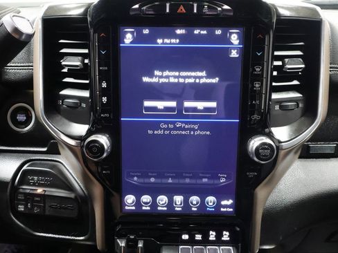 Used 2019 RAM 2500 Laramie image 31