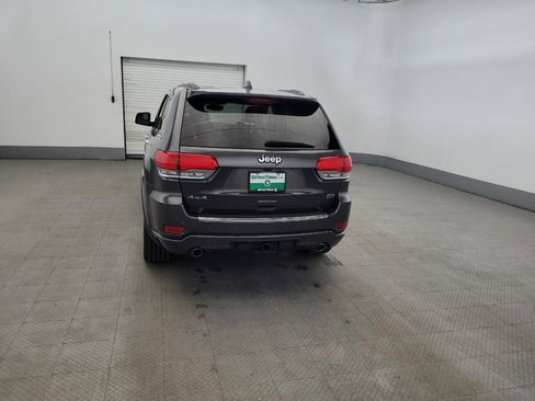 Used 2019 Jeep Grand Cherokee Overland AWD/4WD image 6