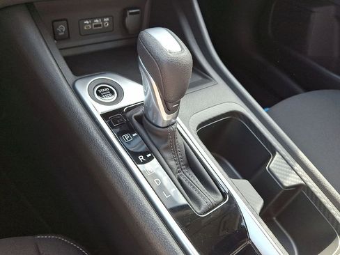Certified 2025 Nissan Sentra SV FWD image 12
