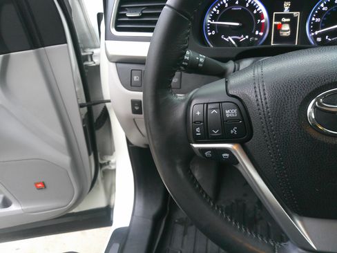 Used 2015 Toyota Highlander Limited Platinum image 30