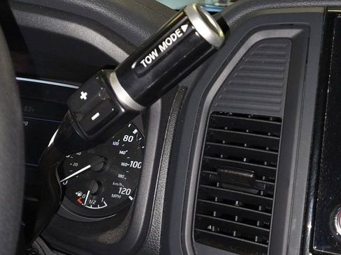 Used 2024 Nissan Titan SV w/ Accessory Utility Package image 19