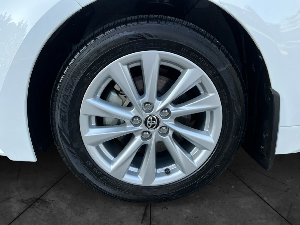 Used 2026 Toyota Corolla LE w/ LE Premium Package AWD/4WD image 15