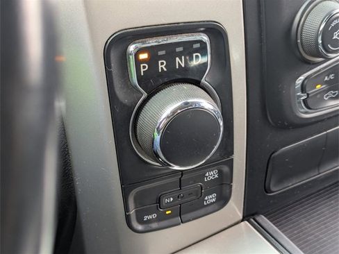 Used 2017 RAM 1500 Classic SLT w/ SLT Plus D￩cor Group image 15