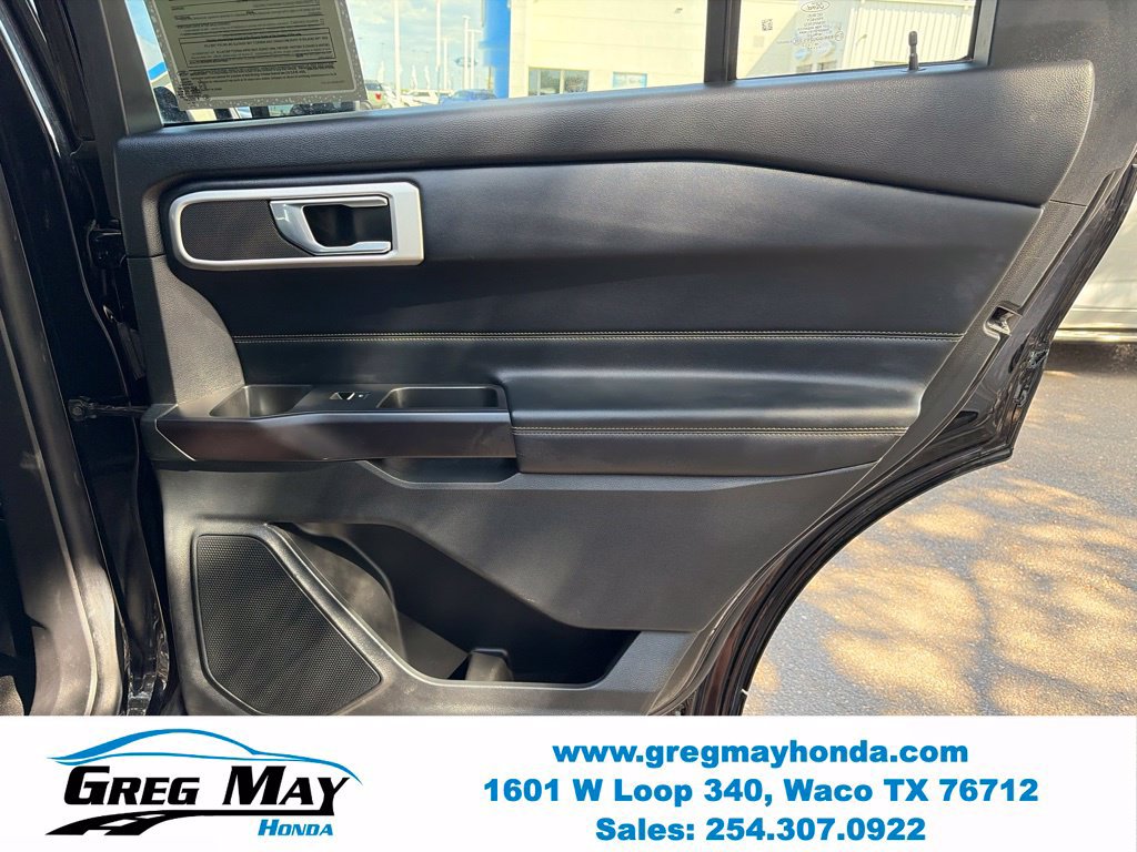 Used 2020 Ford Explorer XLT w/ Equipment Group 202A RWD image 14