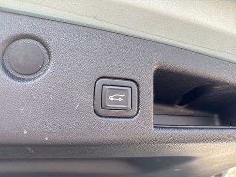 Used 2022 Chevrolet Equinox Premier AWD/4WD image 26