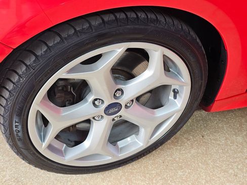 Used 2014 Ford Focus ST w/ Equipment Group 202A image 41