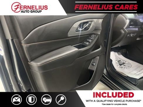 Used 2021 Chevrolet Traverse LT image 13