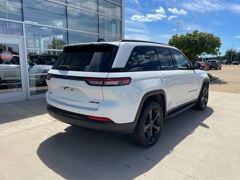Used 2024 Jeep Grand Cherokee Limited w/ Luxury Tech Group II AWD/4WD image 5