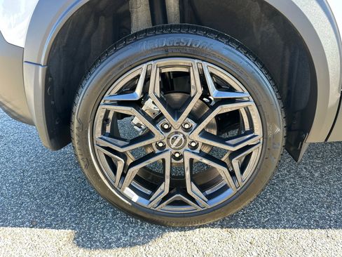 Used 2026 Nissan Kicks SR w/ Illumination Package image 17