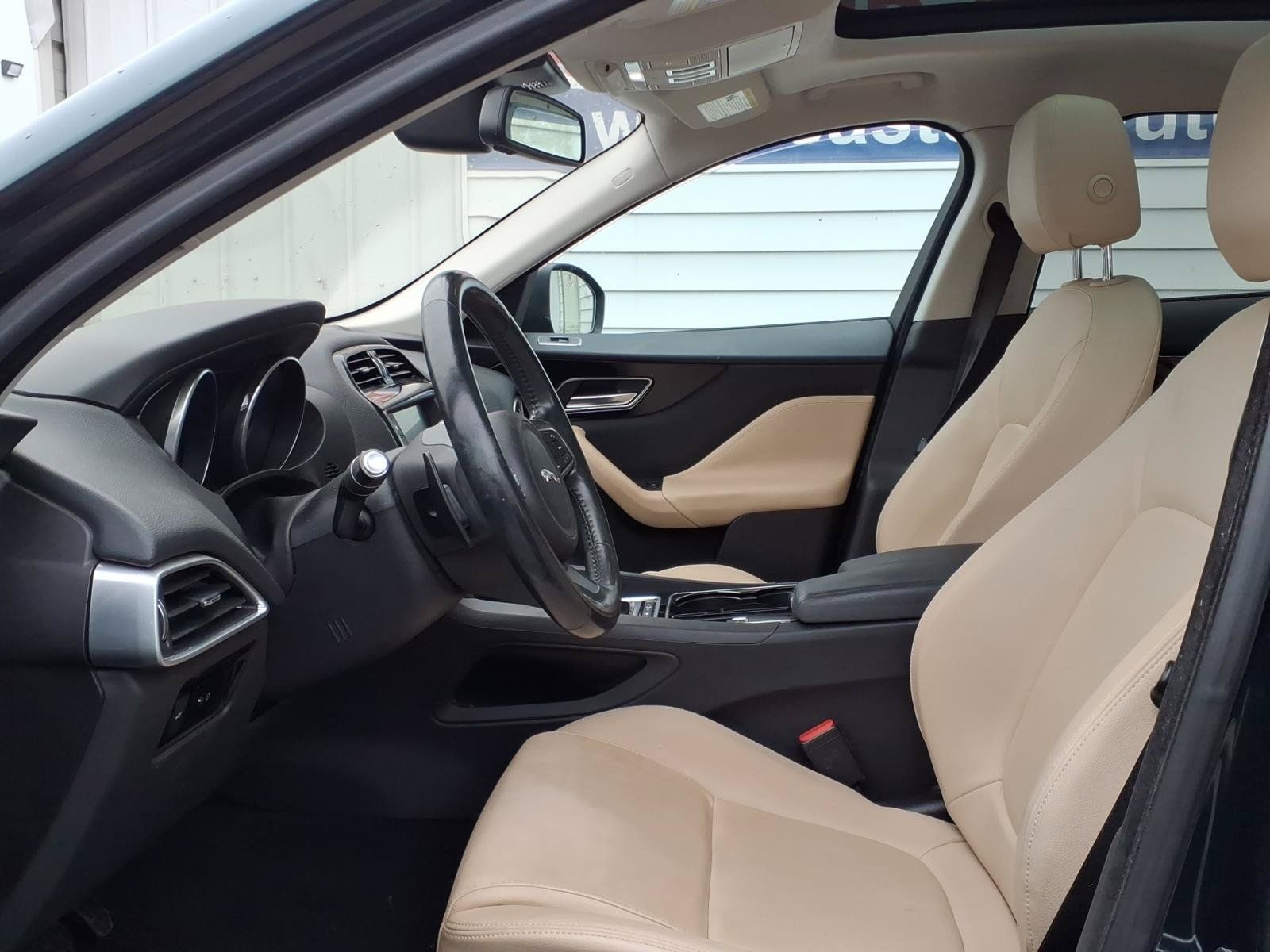 Used 2017 Jaguar F-PACE Premium AWD/4WD image 7