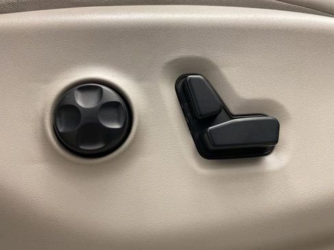 Used 2020 Chrysler Pacifica Limited image 14