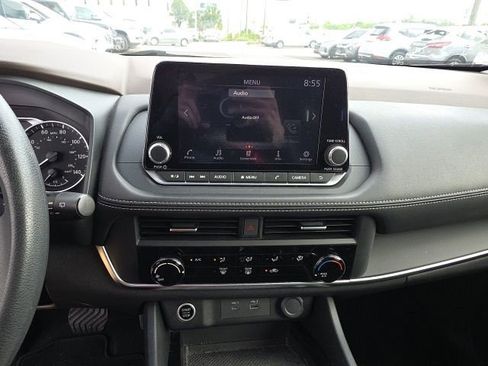 Used 2023 Nissan Rogue S AWD/4WD image 17