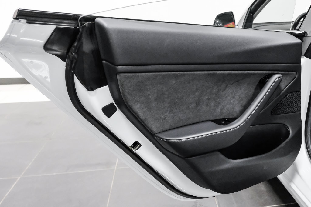 Used 2018 Tesla Model 3 Long Range RWD image 51