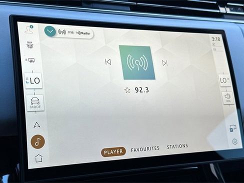 Certified 2024 Land Rover Range Rover Sport SE image 17