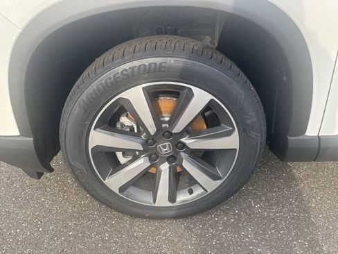 New 2025 Honda Pilot Touring image 11