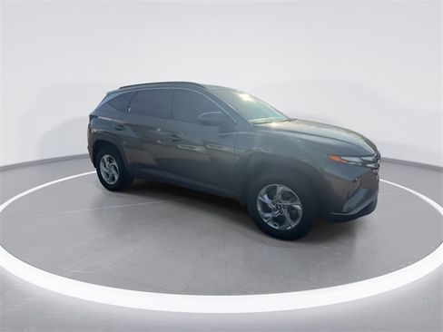 Used 2022 Hyundai Tucson SEL image 2