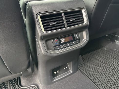 Certified 2024 Volkswagen Atlas SE image 16