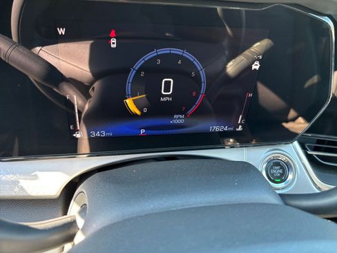 Used 2025 Chevrolet Trax LT image 34