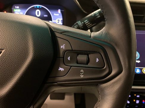Used 2023 Chevrolet Bolt LT w/ Infotainment Package FWD image 31