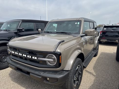 New 2026 Ford Bronco Outer Banks AWD/4WD image 23