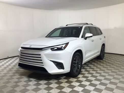 Used 2024 Lexus TX 350 AWD image 3