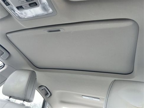 Used 2014 Toyota Avalon Limited image 11