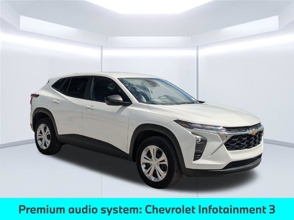 Used 2025 Chevrolet Trax LS FWD image 9