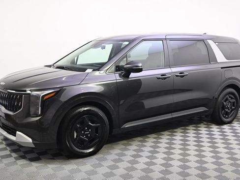 Used 2026 Kia Carnival FWD image 2