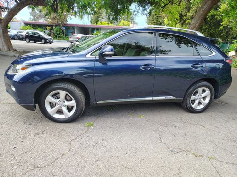 Used 2013 Lexus RX 450h AWD w/ Navigation Pkg image 2