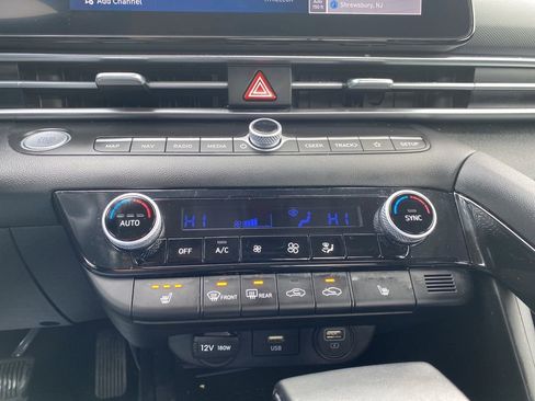 Certified 2023 Hyundai Elantra SEL w/ Convenience Package image 19