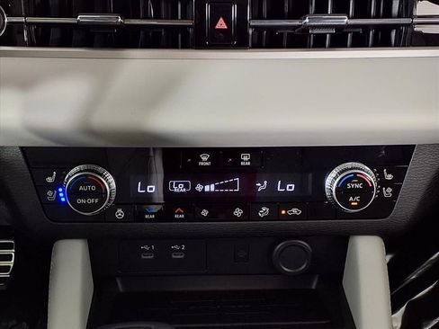 New 2026 Mitsubishi Outlander SEL FWD image 18