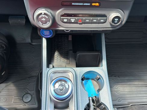 Used 2025 Ford Maverick Lobo AWD/4WD image 21