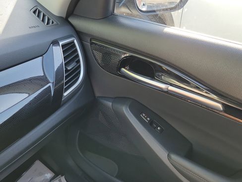 Used 2025 Kia Seltos S FWD image 28